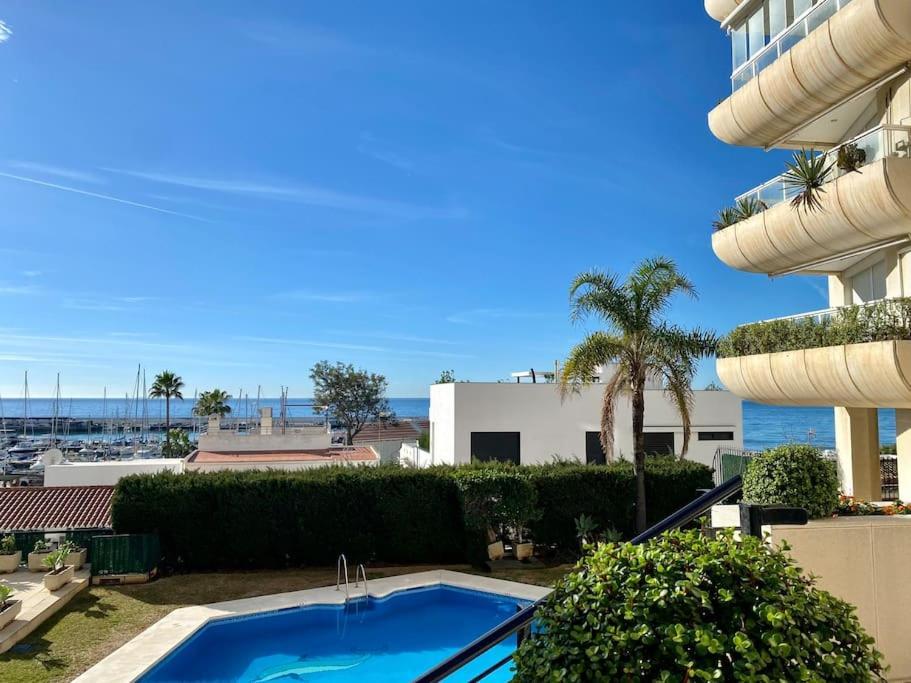 Seafront In Marbella With Pool And Garage Apartment Exterior photo